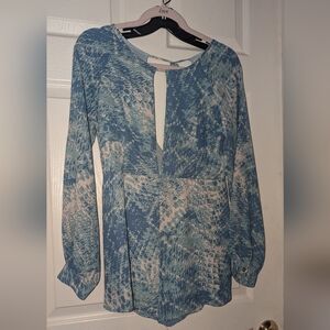 Olivacious Long sleeve romper Sz m